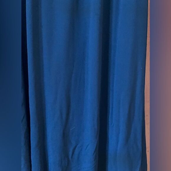 BCBGMAXAZRIA Beautiful Evening Gown with/sequins Size M - Picture 3 of 12
